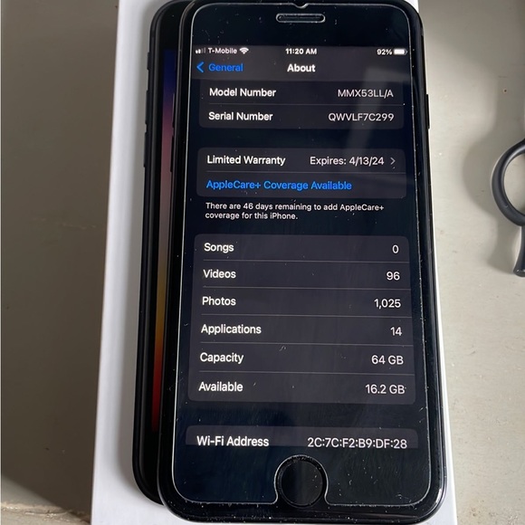 Apple iPhone SE 3rd Generation 64 GB in Midnight for T-Mobile - Picture 2 of 8